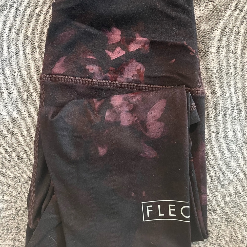 Fleo Black and Maroon Leggings